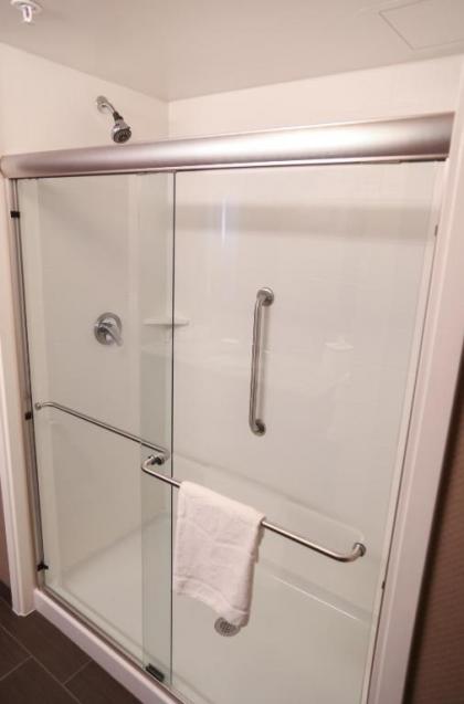 Hampton Inn Lewiston-Auburn - image 14