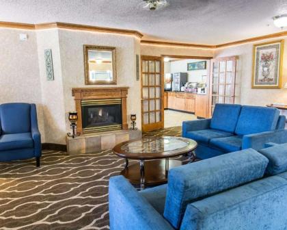 Quality Inn - image 15