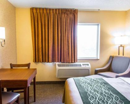 Quality Inn - image 5