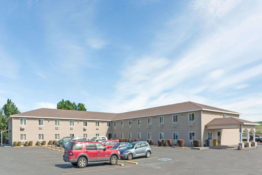 Super 8 by Wyndham Lewiston - main image