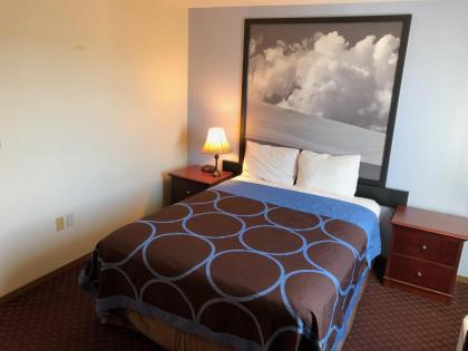 Super 8 by Wyndham Lewiston - image 11