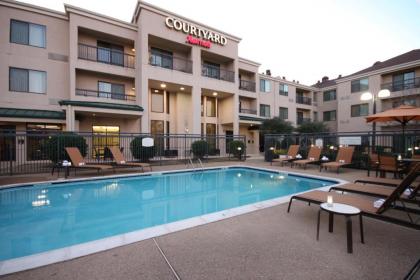 Courtyard by Marriott Dallas Lewisville