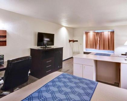 Econo Lodge Inn & Suites Lewisville I-35 - image 15
