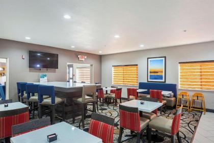 Comfort Suites Lewisville - image 10