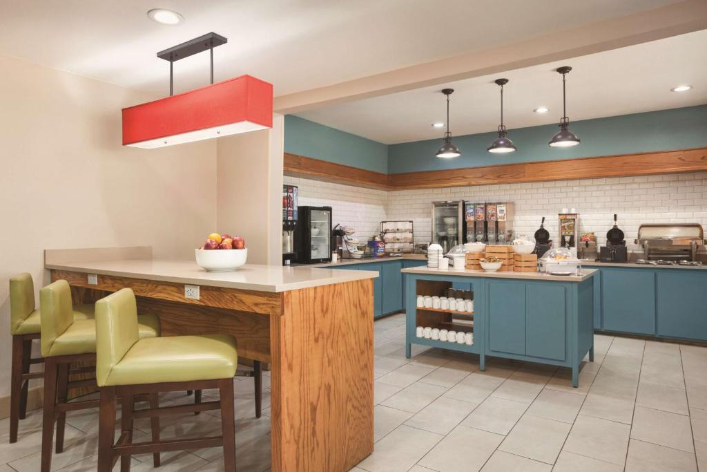 Country Inn & Suites by Radisson Lewisville TX - image 5