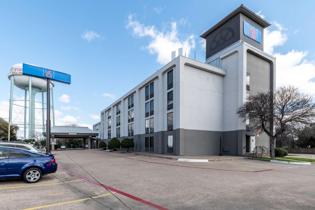 Motel 6-Lewisville TX - Medical City - main image
