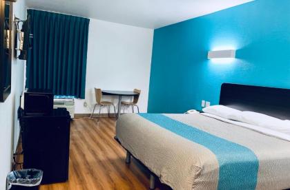 Motel 6-Lewisville TX - Medical City - image 4