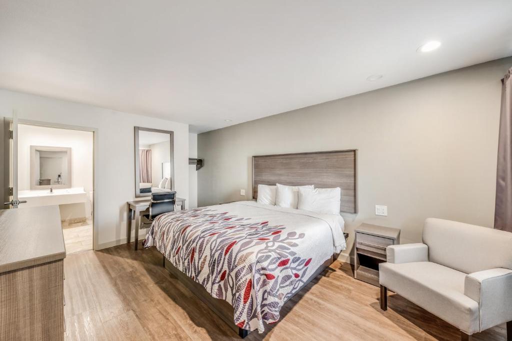 Red Roof Inn Lewisville - image 3