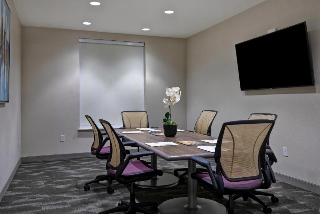 Home2 Suites by Hilton Dallas-Lewisville TX - image 2