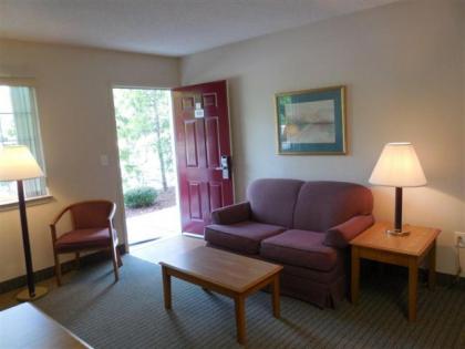 Affordable Suites Lexington - image 13
