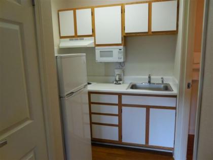 Affordable Suites Lexington - image 6