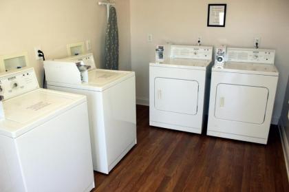 Affordable Suites Lexington - image 8