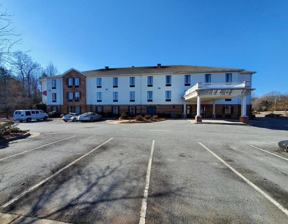 Country Hearth Inn And Suites Lexington - main image