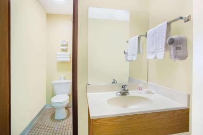Days Inn by Wyndham Lexington NE - image 13