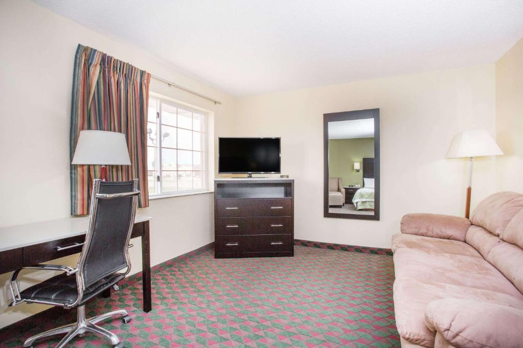 Days Inn by Wyndham Lexington NE - image 7