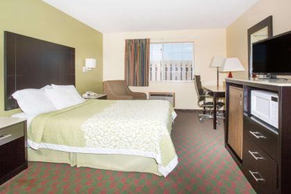 Days Inn by Wyndham Lexington NE - image 8
