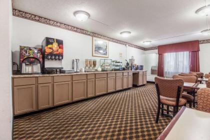 Econo Lodge Lexington - image 10