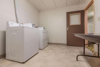 Econo Lodge Lexington - image 6