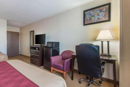 Econo Lodge Lexington - image 7