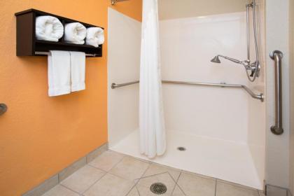 Holiday Inn Express Hotel & Suites Lexington an IHG Hotel - image 14