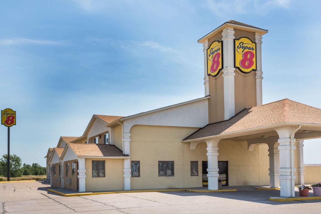 Super 8 by Wyndham Lexington - main image