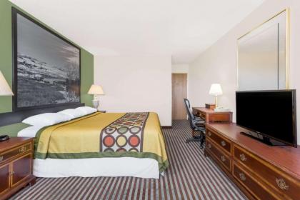 Super 8 by Wyndham Lexington - image 15
