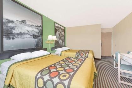 Super 8 by Wyndham Lexington - image 8