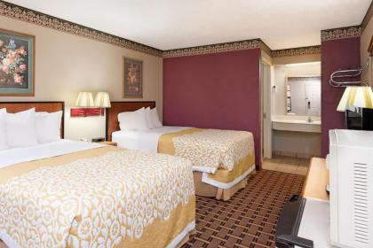 Days Inn by Wyndham Lexington - image 10