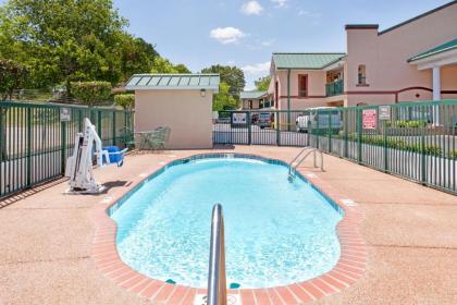 Days Inn by Wyndham Lexington - image 6