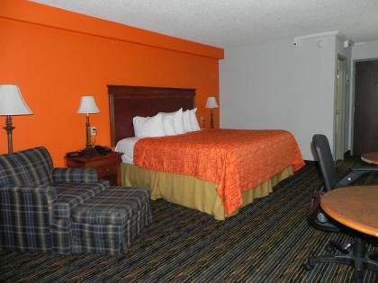 Howard Johnson by Wyndham Lexington - image 19