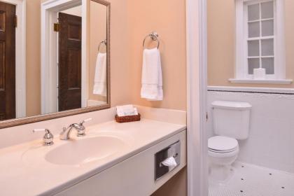 Hampton Inn Lexington Historic Area - image 10