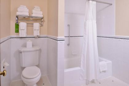 Hampton Inn Lexington Historic Area - image 11
