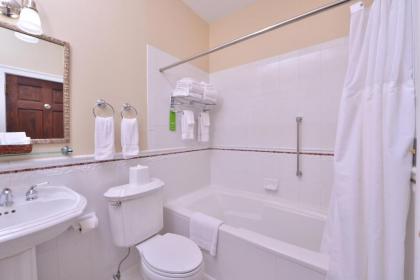 Hampton Inn Lexington Historic Area - image 8