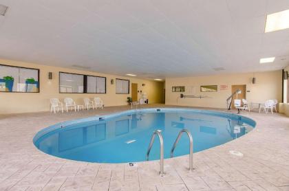 Quality Inn & Suites Lexington near I-64 and I-81 - image 6