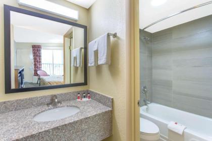 Days Inn by Wyndham Lexington - image 13