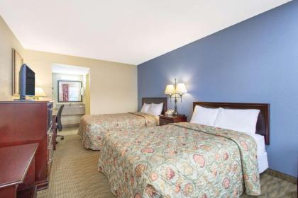 Days Inn by Wyndham Lexington - image 2