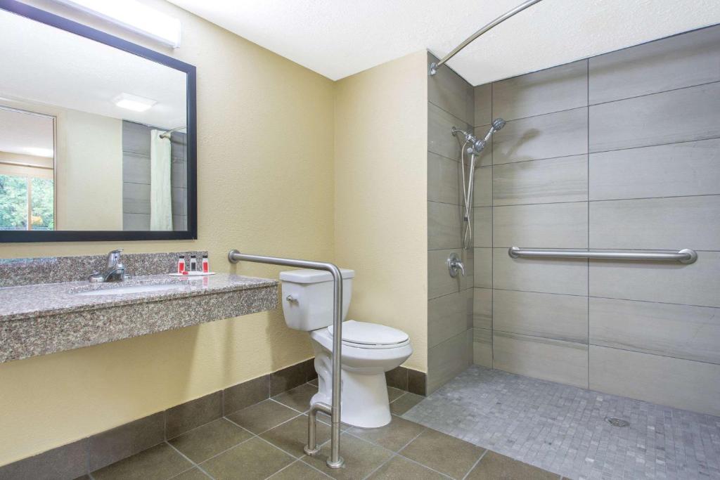 Days Inn by Wyndham Lexington - image 6