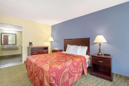 Days Inn by Wyndham Lexington - image 7