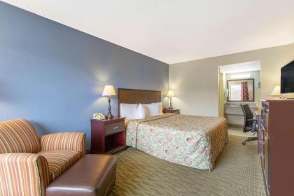 Days Inn by Wyndham Lexington - image 9