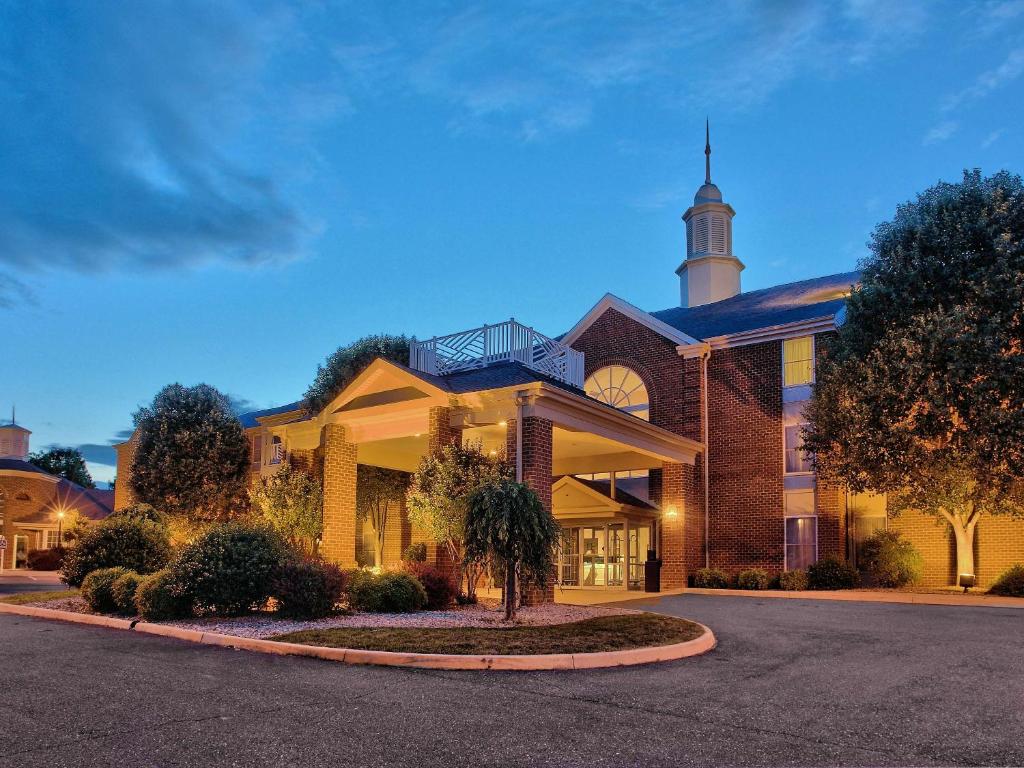 Best Western Plus Inn at Hunt Ridge - main image