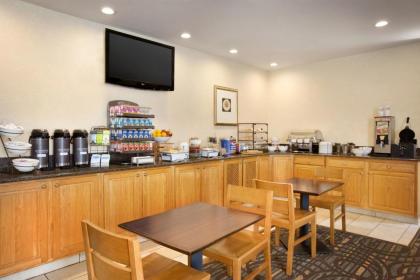 Country Inn & Suites by Radisson Lexington VA - image 11