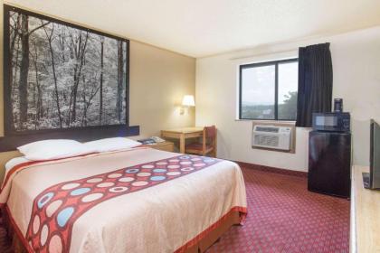 Super 8 by Wyndham Lexington VA - image 10