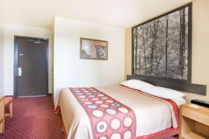 Super 8 by Wyndham Lexington VA - image 11