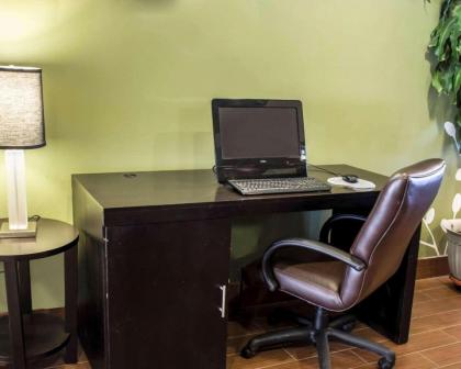 Sleep Inn & Suites Virginia Horse Center - image 3