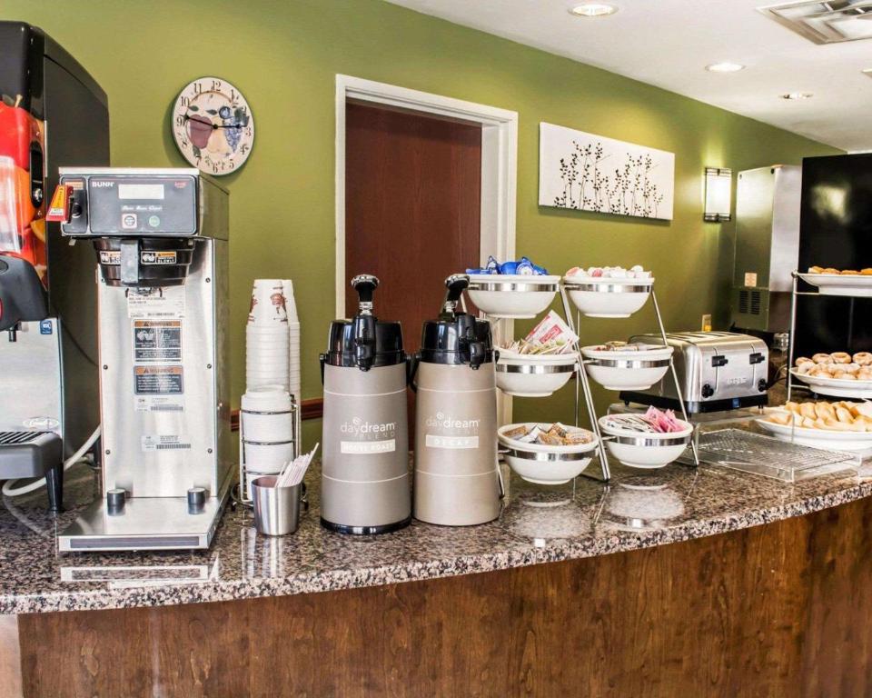 Sleep Inn & Suites Virginia Horse Center - image 5