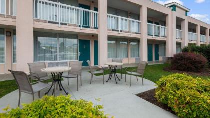 Best Western Lexington Inn - image 10