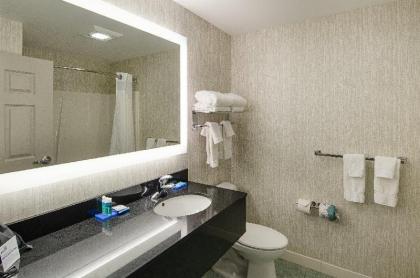 Holiday Inn Express Lexington - image 10