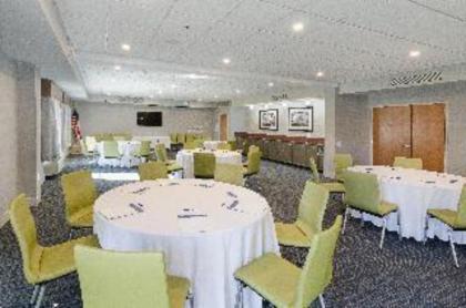 Holiday Inn Express Lexington - image 3