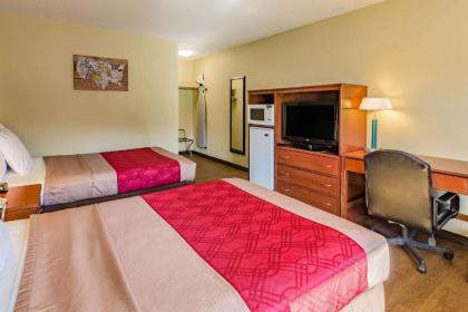 Econo Lodge Lexington Downtown near I-81 - image 10