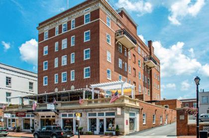 Robert E Lee Hotel Lexington